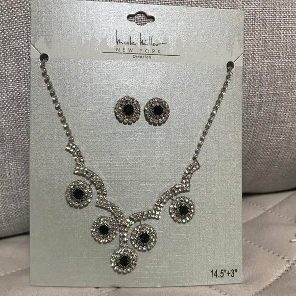 New Silver color Crystal Green Stone Stud Earrings  and Necklace -Fashion Trend - Picture 3 of 3